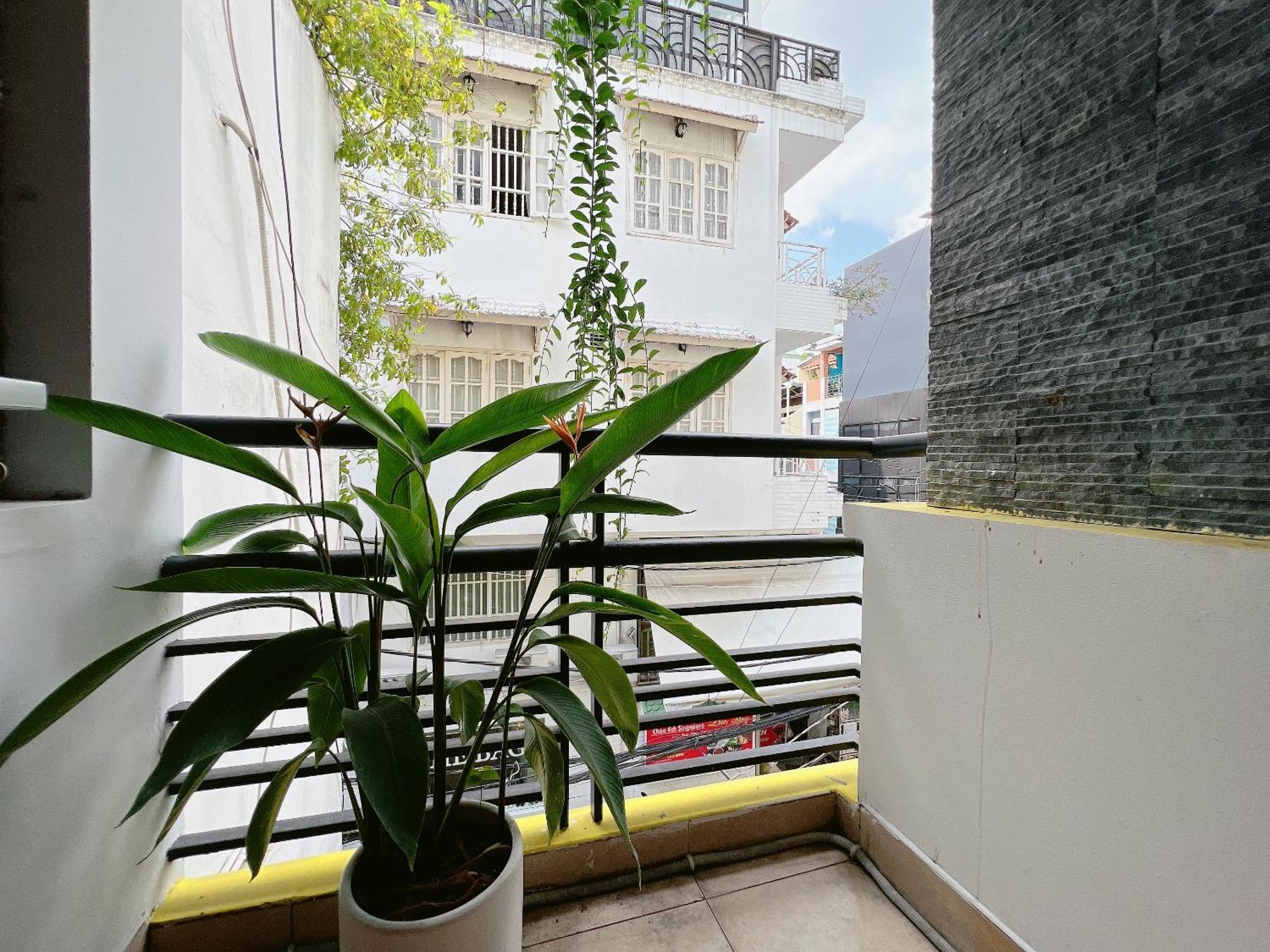 Co Saigon Homestay *